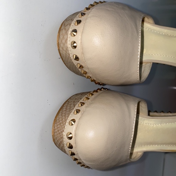 Nicole Lee Heels 🔥 - Picture 5 of 9